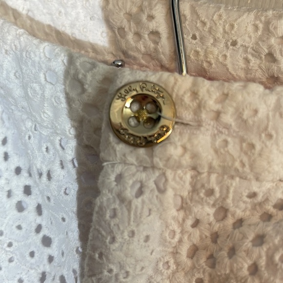 Lilly Pulitzer white eyelet shorts. Size 2. Super cute. Gold shiny button - Picture 2 of 14